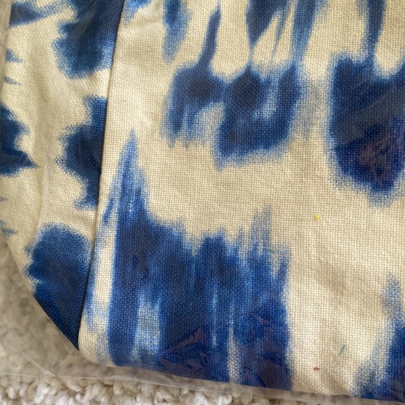 Lu+Elle Tie Dye Laguna Tote in Indigo - Picture 3 of 9